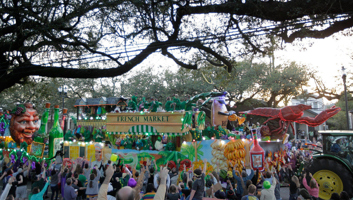 Krewe of Bacchus 2017 rolls in New Orleans: See Mardi Gras parade photos